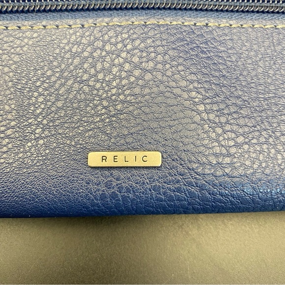 Relic by Fossil Leather Wallet - Picture 4 of 9